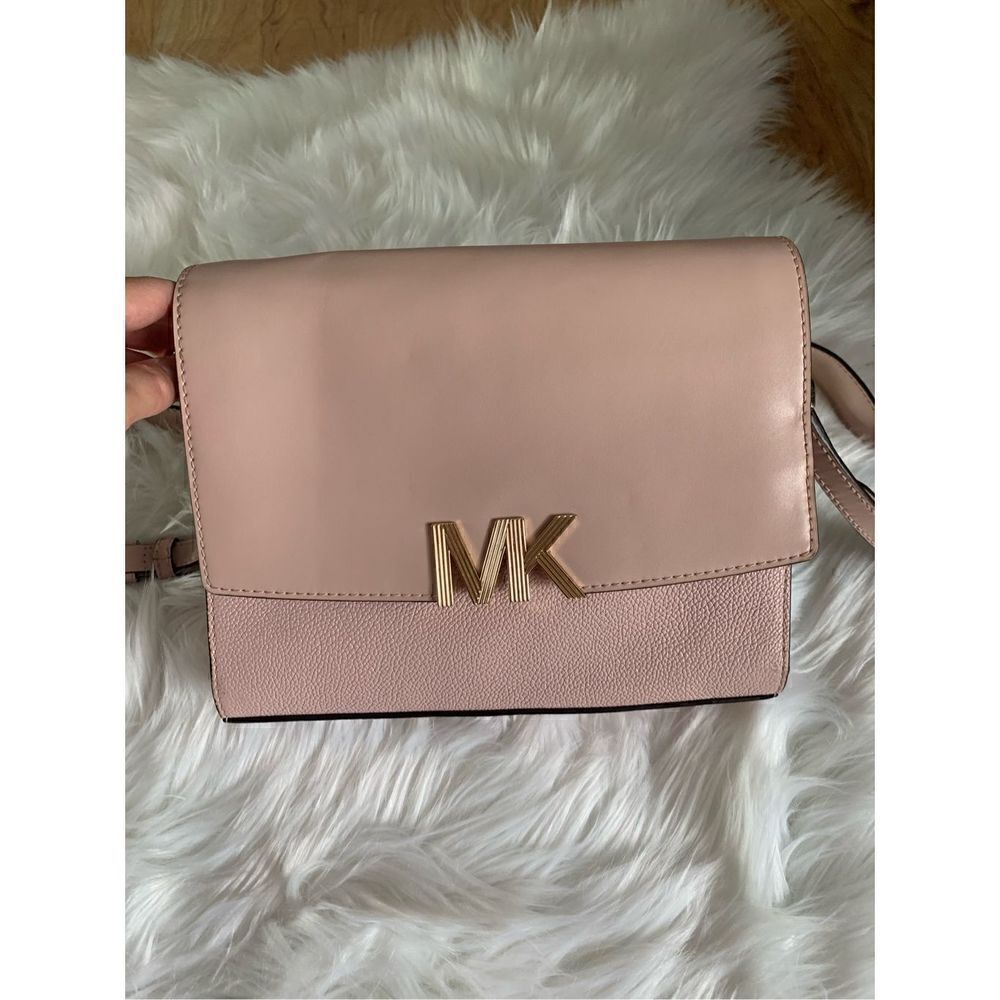 Duplicate *** Michael Kors pink crossbody purse leather